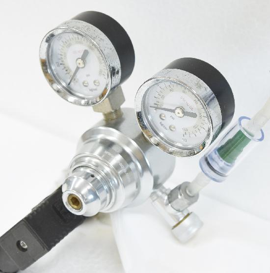 【USED】クリスタルアクア　電磁弁・スピコン一体型CO2レギュレーター 【中古】